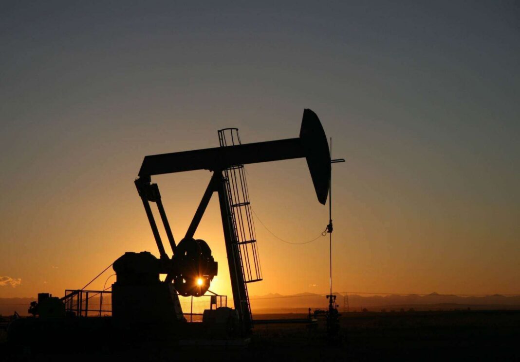 Marii furnizori de petrol au convenit să majoreze producția