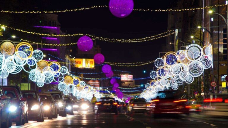 Iluminatul festiv din București va costa anul acesta aproximativ 5,3 milioane lei