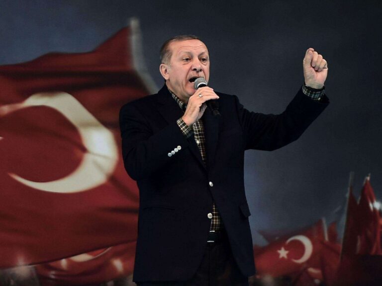 O țară puternică și scăpată de urmele seismului este promisiunea electorală a lui Erdogan