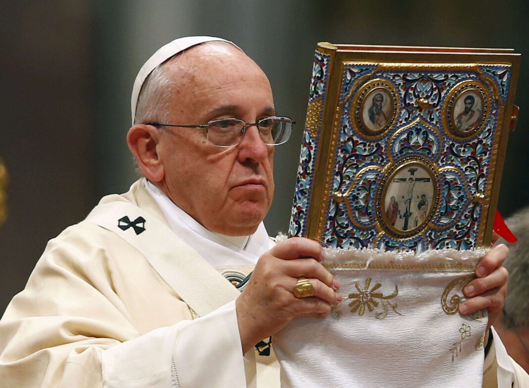 Papa Francisc noua constituție Vatican