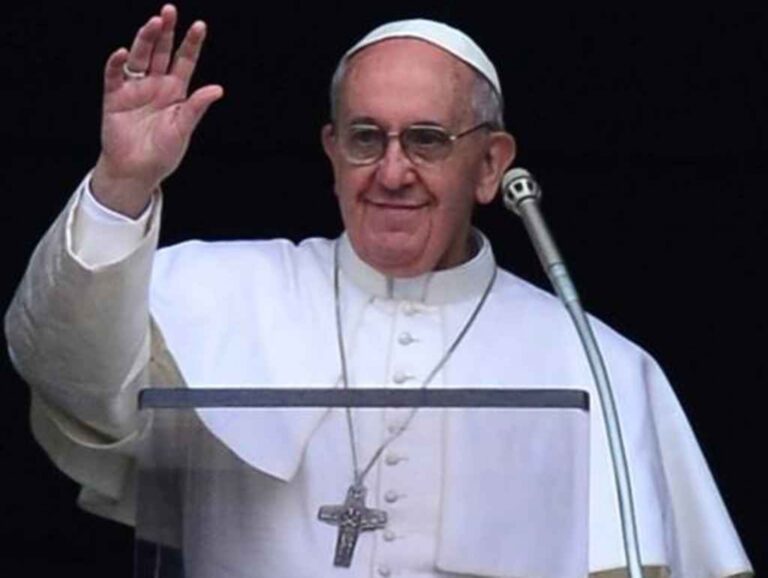 Papa Francisc participă la slujba de Florii