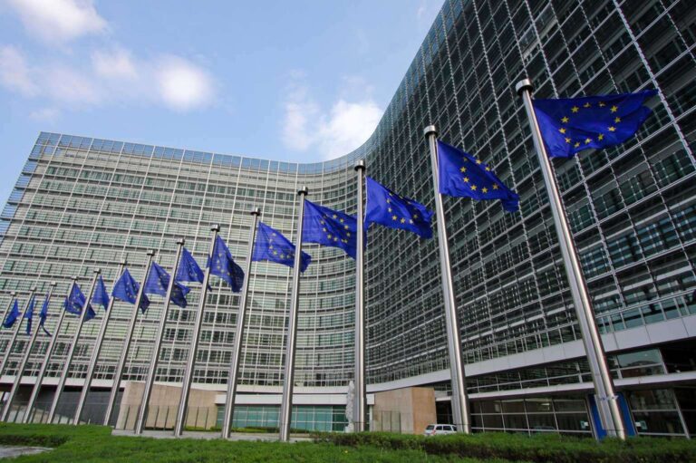 A intrat în vigoare primul cadru de reglementare al UE destinat să protejeze independența și pluralismul mass-mediei