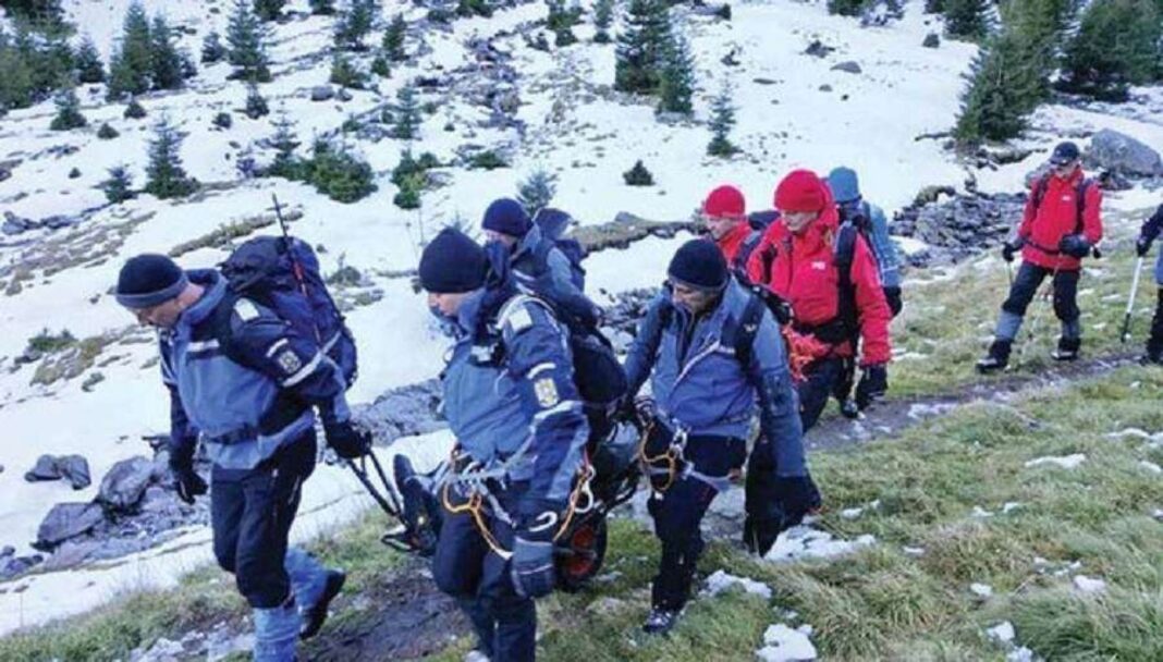salvatorii montani Făgăraș turist fracturat