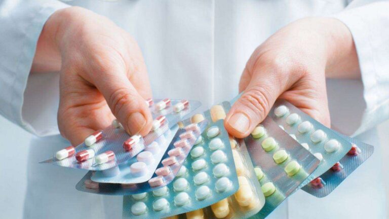 Comisia Europeană ia măsuri pentru prevenirea și atenuarea penuriilor grave de medicamente