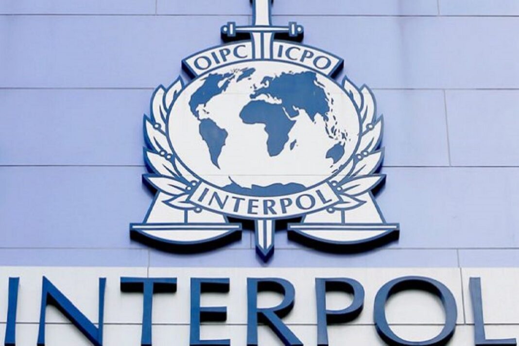 procurorii francezi Interpol complice tortură