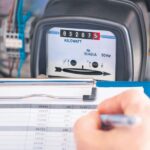 Plafonare la tarife de lux. Românii plătesc printre cele mai mari facturi la gaze și energie