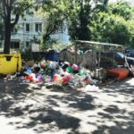 Bărbat bătut până la inconștiență de o mamă și fiul ei