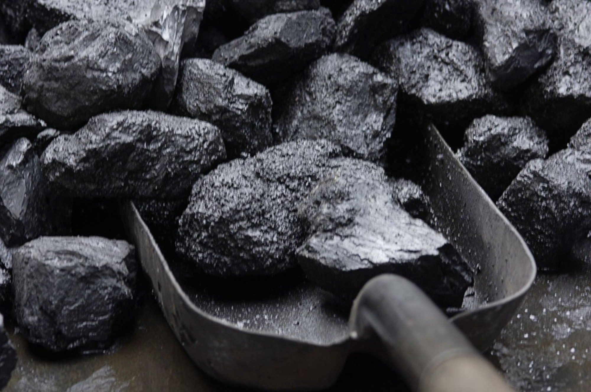 Каменный уголь в энергетике. Уголь бурый каменный антрацит. Уголь марки ДГ. Битуминозный каменный уголь. Уголь фото.