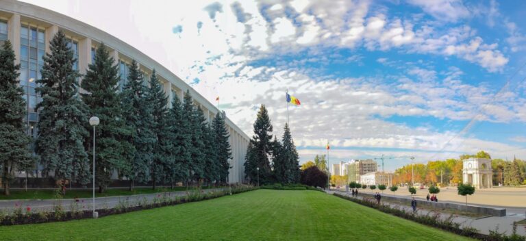 Parlamentul Republicii Moldova condamnă invazia rusă în Ucraina