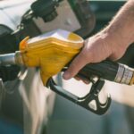 Vor fi compensate prețurile la benzină și motorină? Ce spune premierul