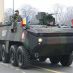 Americanii produc în România 133 de transportoare blindate