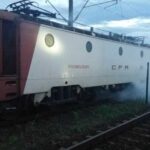 Locomotiva unui tren de călători a luat foc într-o gară din  Cluj