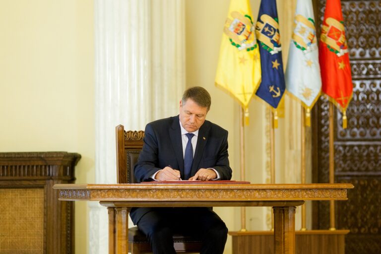 Președintele Klaus Iohannis a semnat, vineri, mai multe decrete