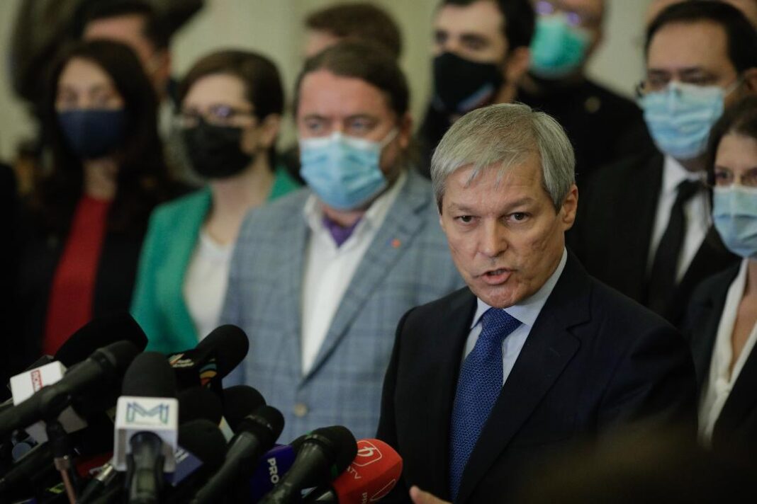 Cioloș a demisionat din funcția de președinte USR