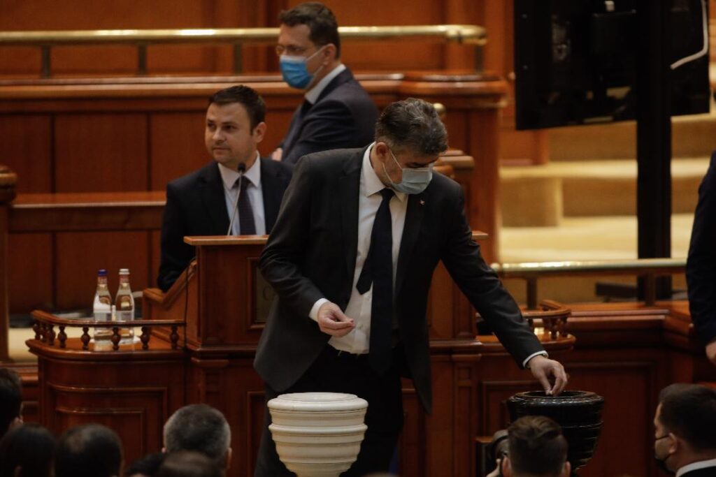Guvernul Cioloș, respins. Marcel Ciolacu a votat împotrivă