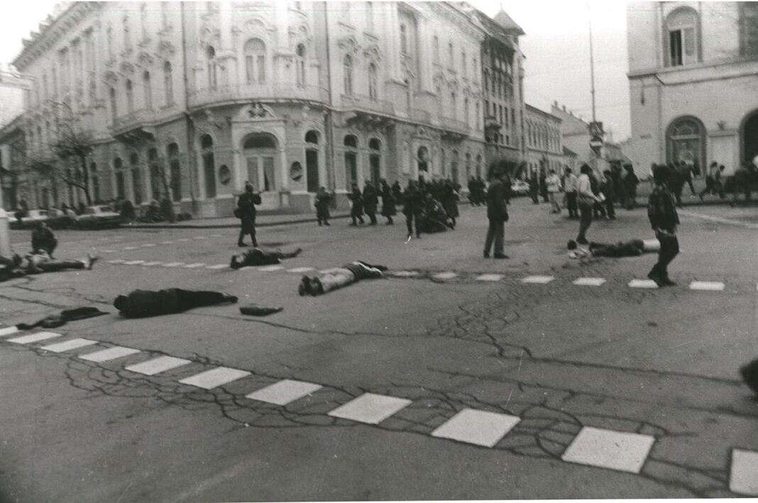 Dosarul Revoluției anchetează moartea a sute de român uciși în decembrie 1989