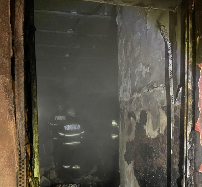 Imagini din salonul spitalului din Pitești unde a izbucnit un incendiu