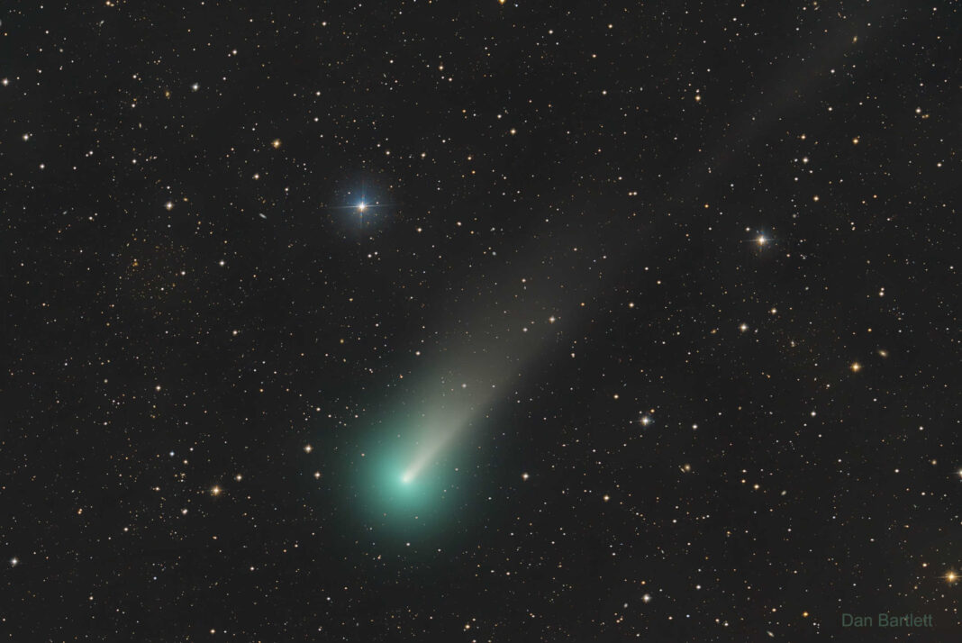 Cometa leonard se va dezintegra în Soare
