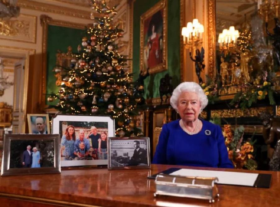 Regina Elisabeta a II-a obicei Crăciun