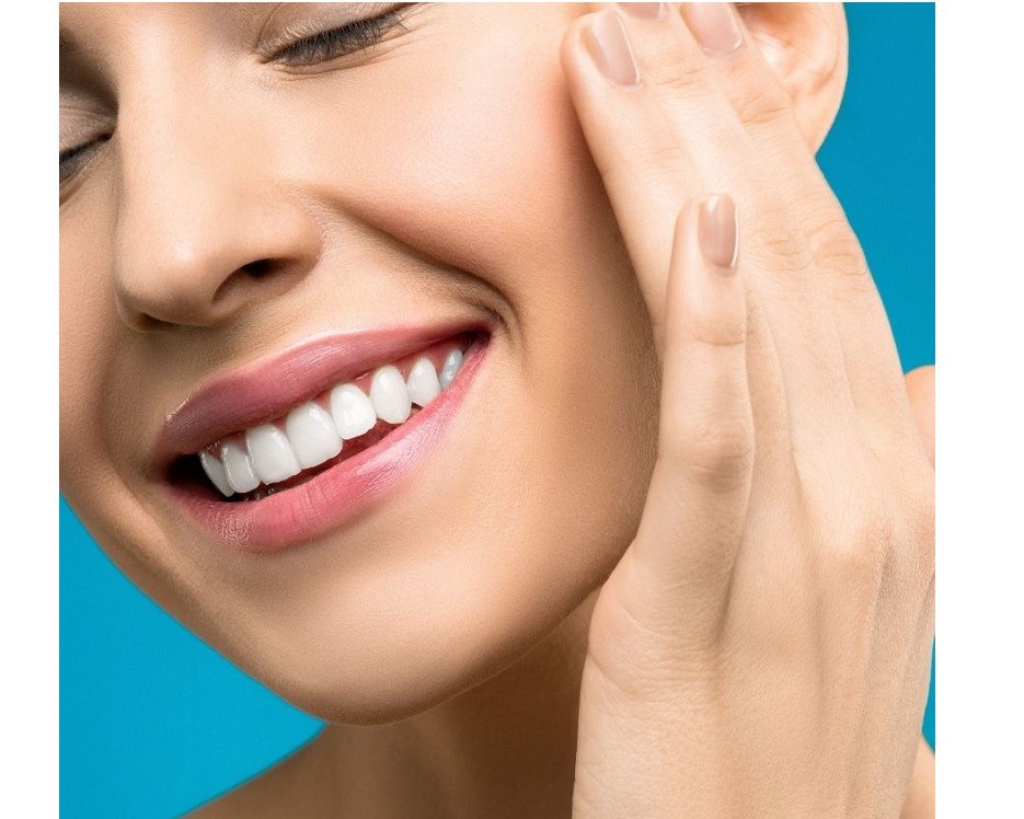 Cum poți obține un zâmbet natural dacă ai nevoie de implanturi dentare