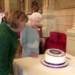 Regina Elisabeta a tăiat un tort la 70 de ani de domnie