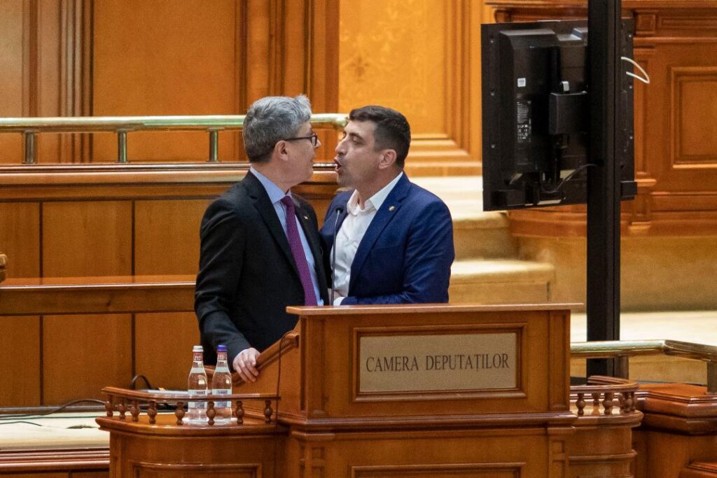 Scandal în Parlamentul României/George Simion îl agresează pe Virgil Popescu