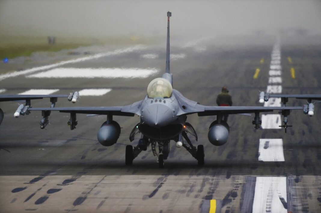 Avion F-16 / Foto NATO