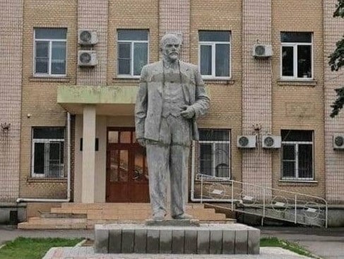 Herson statuie Lenin