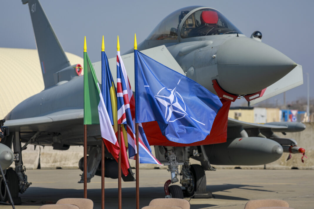 Marea Britanie aduce încă două avioane Typhoon în România