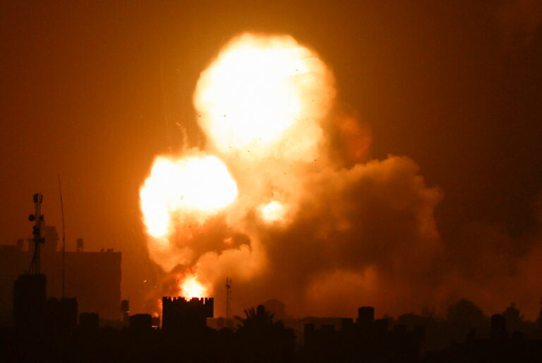 Bombardamentele israeliene continuă în Gaza