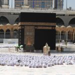 Arabia Saudită și Emiratele Arabe Unite (EAU) au decis să scurteze rugăciunile tradiționale