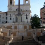VIDEO: Un bărbat coboară cu mașina pe Treptele Spaniole din Roma