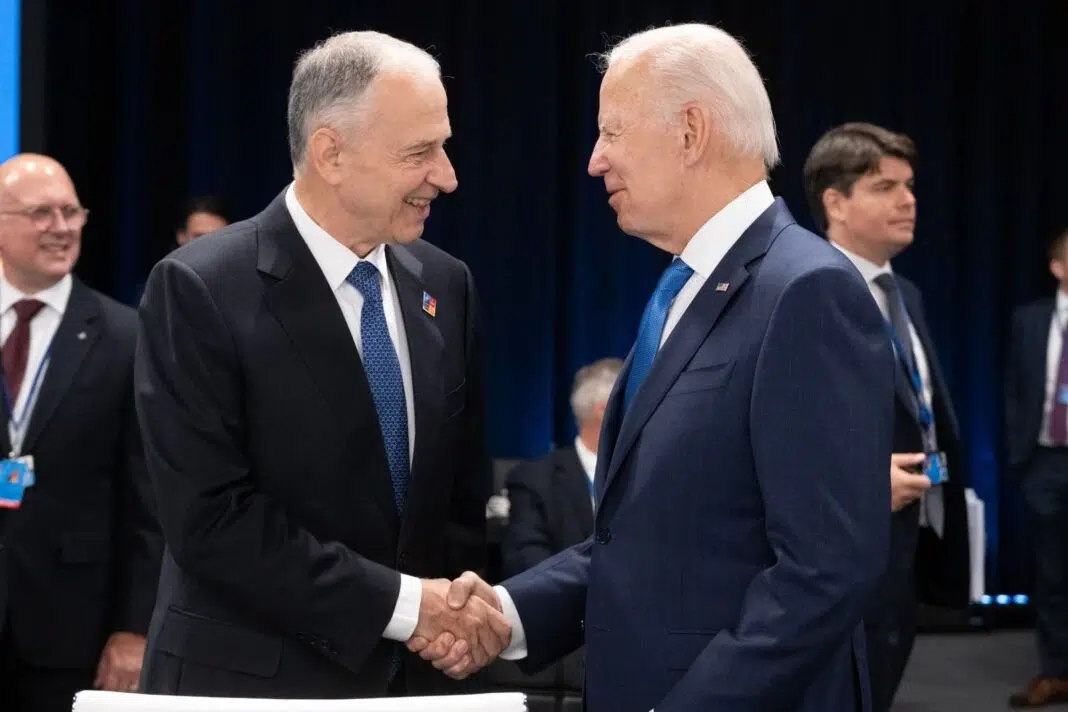 Mircea Geoană și Joe Biden / foto arhivă