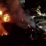 VIDEO: Incendiu de proporții la o fabrică de ambalaje din Marea Britanie