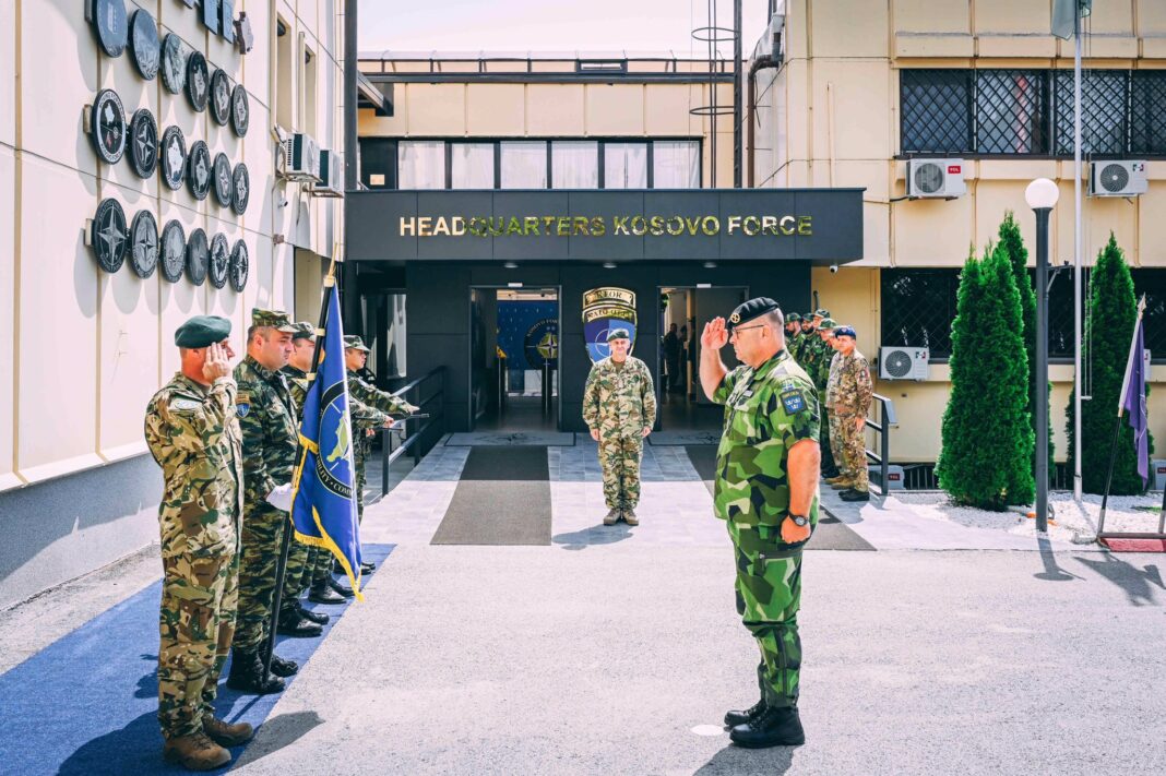 Trupe NATO pe străzi în Kosovo / foto KFOR, arhivă