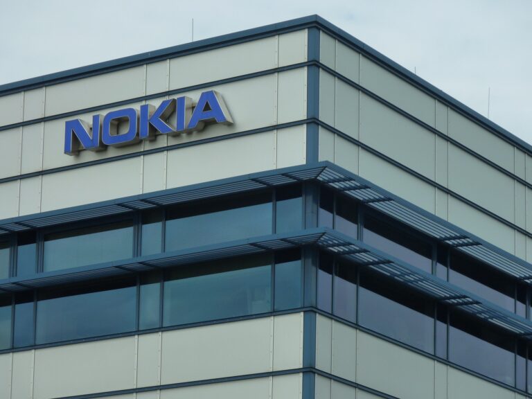 Nokia face concedieri masive