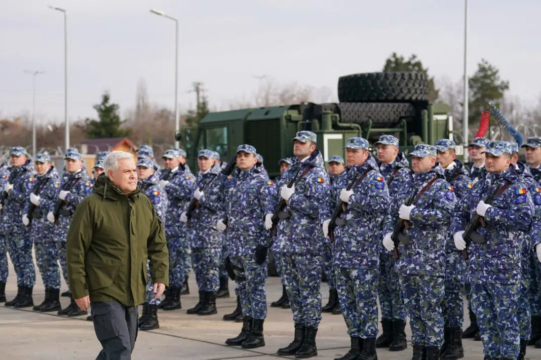 Ministrul Apărării, Angel Tîlvăr, la Regimentul PATRIOT / foto MApN, arhivă