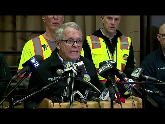 Guvernatorul din Ohio avertizează locuitorii aflați aproape de locul deraierii unui tren: „Pericol grav de moarte”