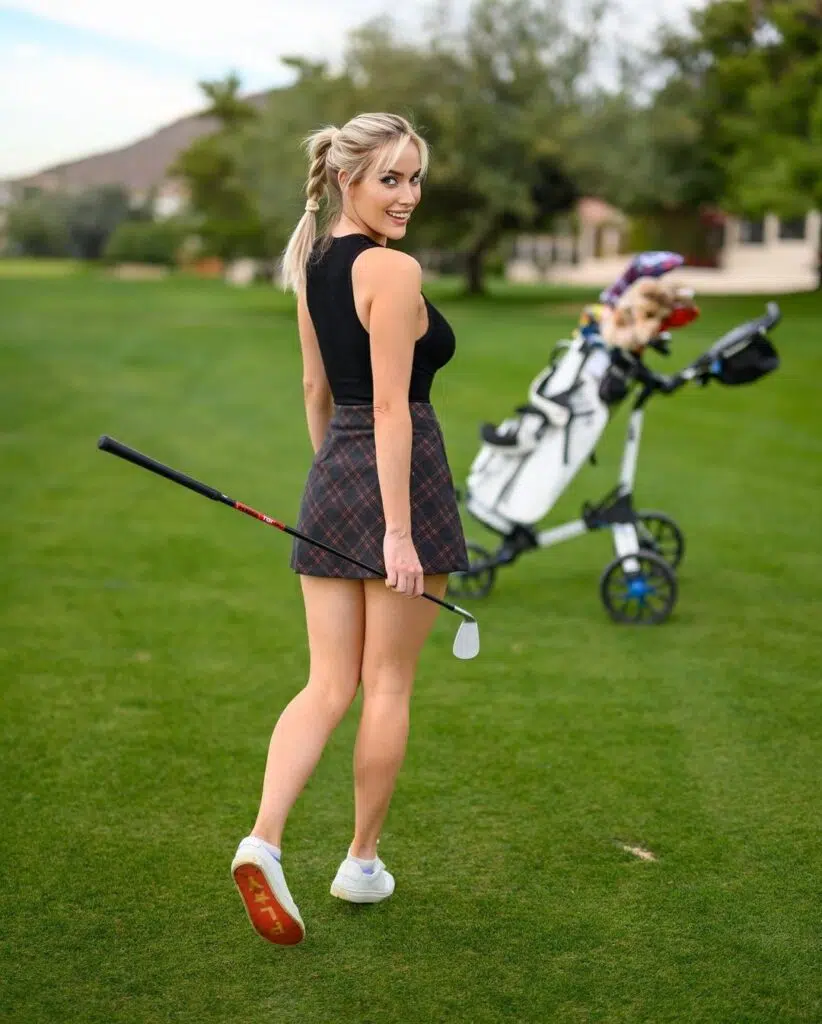 Paige Spiranac jucătoare de golf fani poze sexy