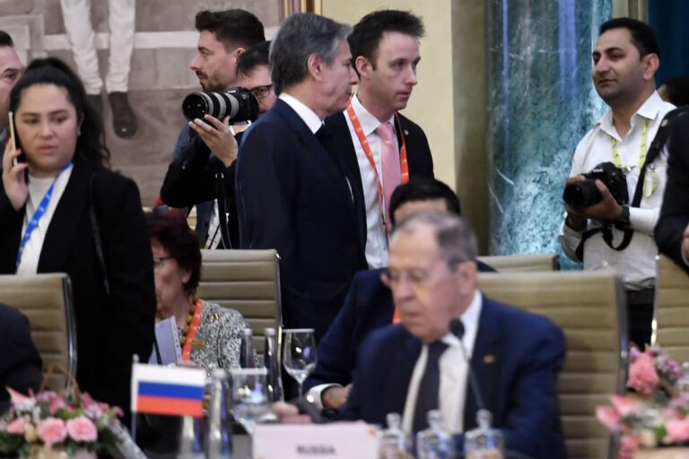 Antony Blinken și Serghei Lavrov au avut o scurtă întrevedere la reuniunea G20