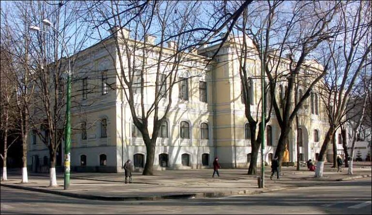 Mitropolia Basarabiei va reprimi clădirea fostului Seminar Teologic din Chișinău