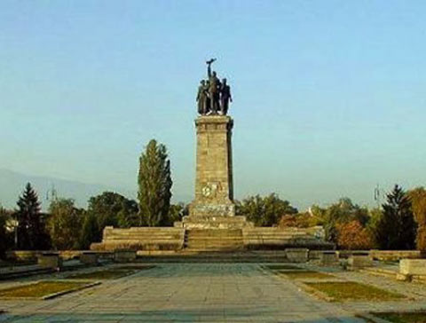 Monumentul armatei sovietice, din capitala Bulgariei, va fi mutat într-un muzeu al comunismului
