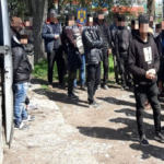 Doi cetățeni bulgari au fost arestați pentru 30 de zile fiind acuzați de trafic de migranți