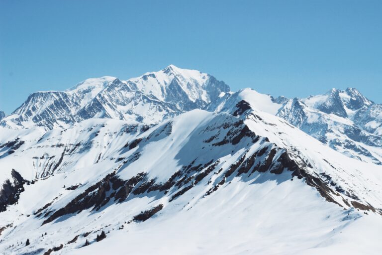 Avalanșă în Alpii francezi. Patru persoane au murit și nouă au fost rănite
