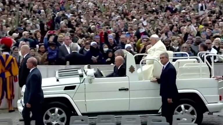 VIDEO: Papa Francisc conduce slujba din Duminica Floriilor