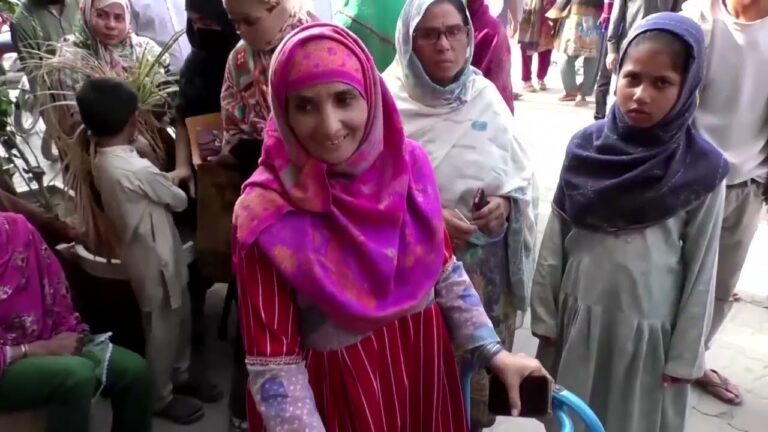 VIDEO: 16 morți în Pakistan! S-au călcat în picioare pentru mâncare