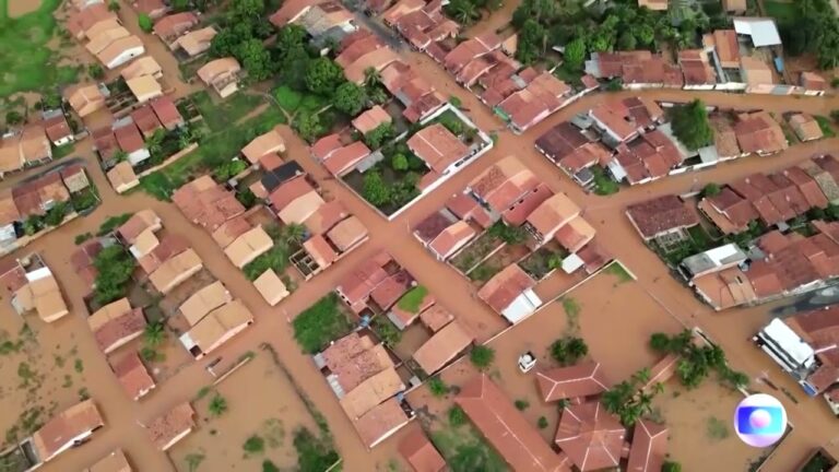 VIDEO: Inundațiile fac ravagii în estul Braziliei