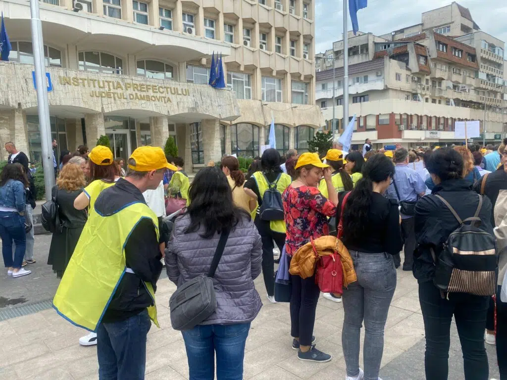 Profesorii au protestat în Târgoviște