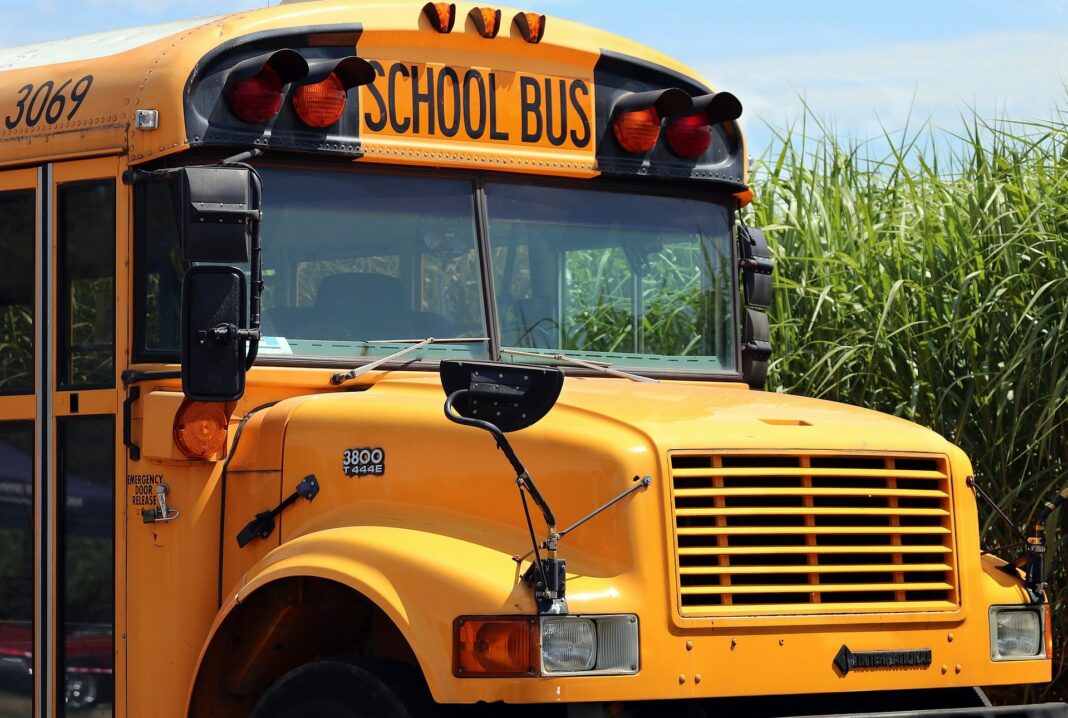 autobuz scolar