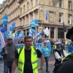 Marș pro-independență la Glasgow în ziua încoronării Regelui Charles al III-lea